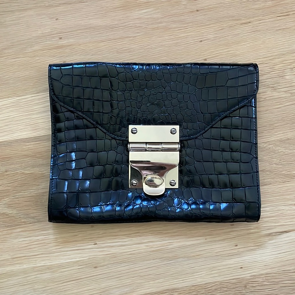 Alexis Hudson Santorini black leather croc print envelope clutch bag